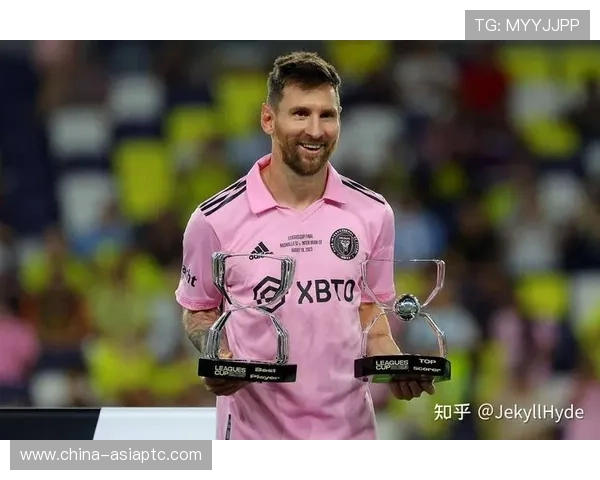 阿根廷足球巨星梅西荣膺世界足球先生再度书写传奇篇章